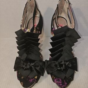 VTG Betsey Johnson Lace Floral/Ruffle High Heels SZ 8